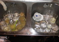 厨房シンク７、グラス洗浄前