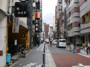 新地本通りの様子